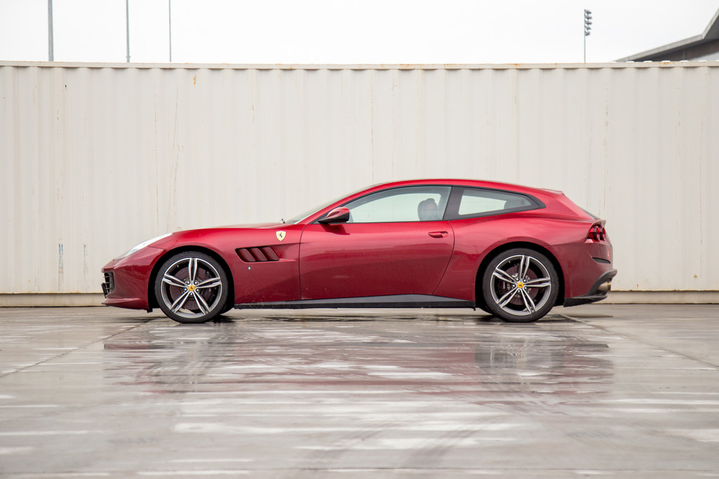 法拉利gtc4lusso