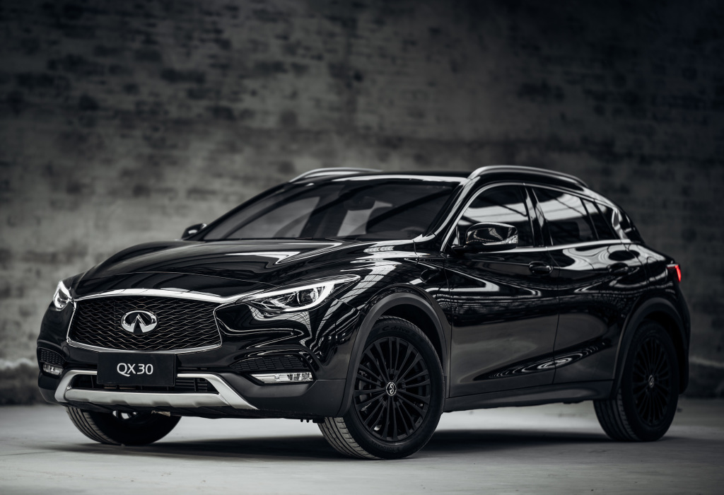 infiniti_qx30_night_6.jpg