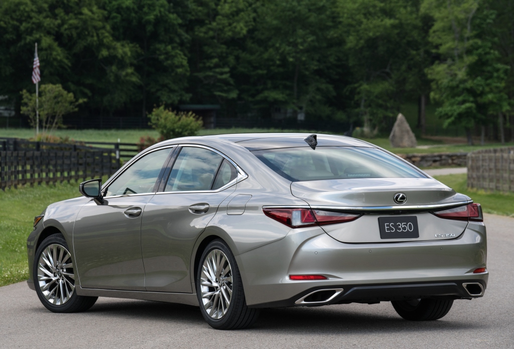 lexus_es_350_81_026c01960cd908bb.jpg