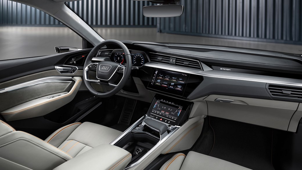 etron_interior.jpg