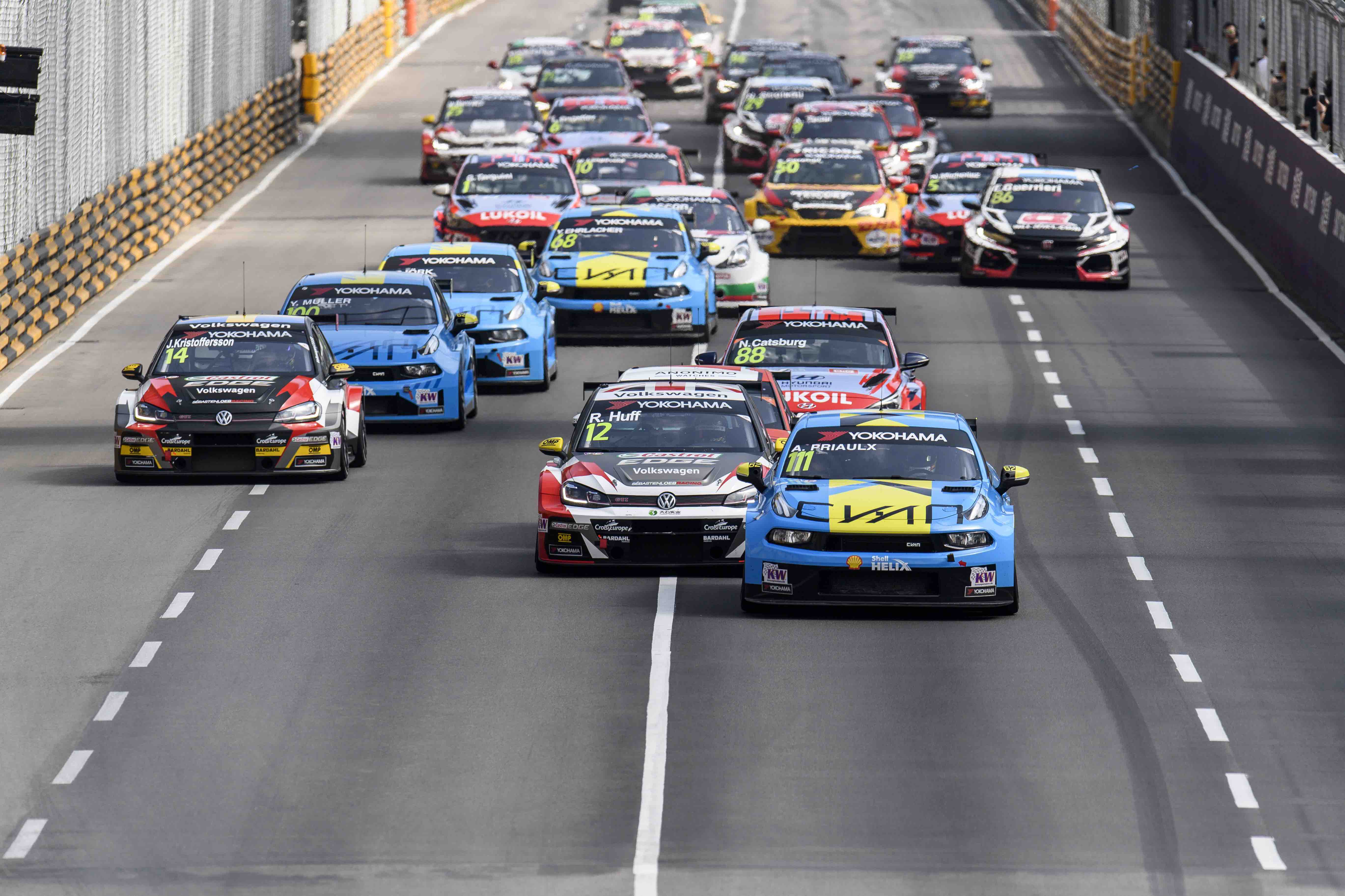 cr_19q4_wtcr_macau_race3_start_005.jpg